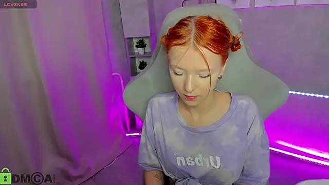 Emma Dusk online show from April 2026 03:02:01 AM