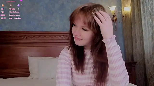 Snapshot of LeahAllsop chatting on June 2026 02:24:01 AM LeahAllsop online show from June 2026 02:24:01 AM