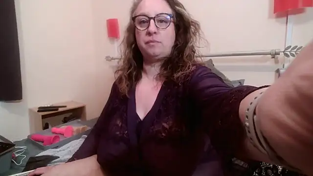 Snapshot of Vintzdine chatting on March 2026 12:01:02 PM Vintzdine online show from March 2026 12:01:02 PM