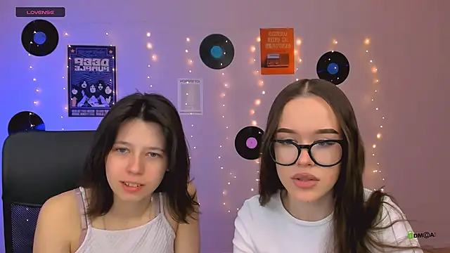 Snapshot of aria_wild_ chatting on May 2026 08:52:01 AM aria wild online show from May 2026 08:52:01 AM