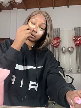 LiaTrainor online show from March 2026 11:47:02 AM