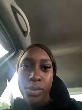 LiaTrainor online show from March 2026 12:44:01 PM