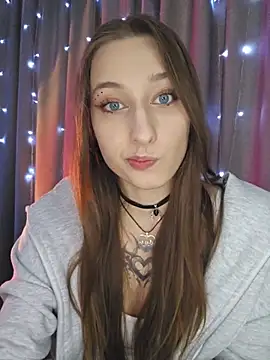 Emma Willson online show from April 2026 12:28:02 PM