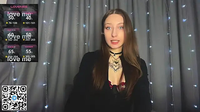 Snapshot of Emma_Willson chatting on April 2026 12:03:01 PM Emma Willson online show from April 2026 12:03:01 PM