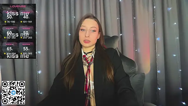 Snapshot of Emma_Willson chatting on April 2026 12:58:02 PM Emma Willson online show from April 2026 12:58:02 PM