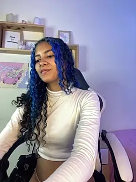 Franchezcaa  online show from April 2026 05:52:02 PM