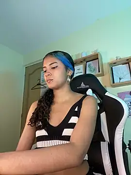 Franchezcaa  online show from July 2026 05:33:02 PM