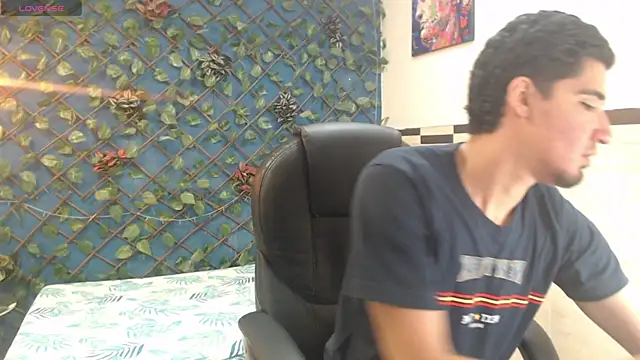 Roccoallegeri online show from April 2026 12:50:01 PM