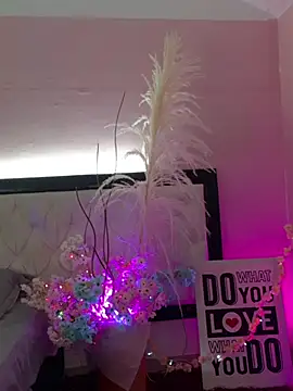 Emily Roussee online show from March 2026 11:37:01 AM