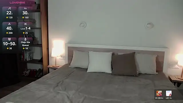 HermioneMoon online show from April 2026 01:42:02 PM