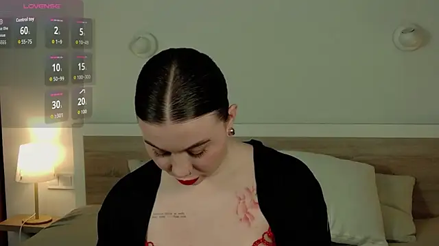 HermioneMoon online show from April 2026 03:27:02 PM