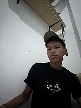 Snapshot of ElJohan5 chatting on May 2026 10:49:02 PM ElJohan5 online show from May 2026 10:49:02 PM