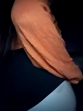 Snapshot of Confite2705 chatting on April 2026 11:58:01 PM Confite2705 online show from April 2026 11:58:01 PM