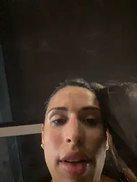 sweetwanda online show from April 2026 01:11:01 PM