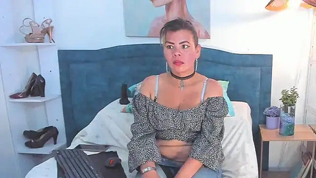 KiaraXMilf online show from March 2026 08:27:02 PM