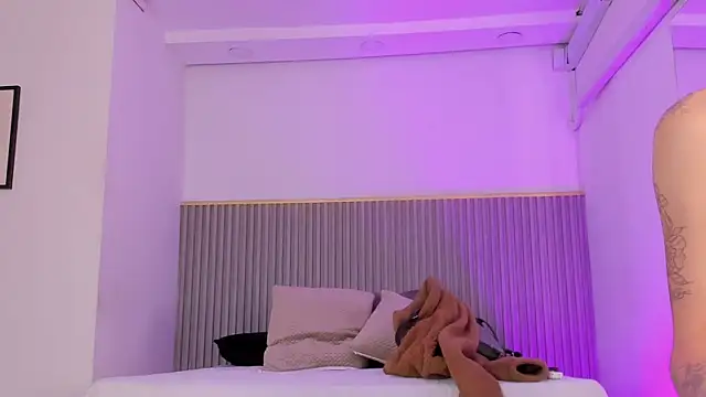 ashvalentine  online show from April 2026 07:39:02 PM