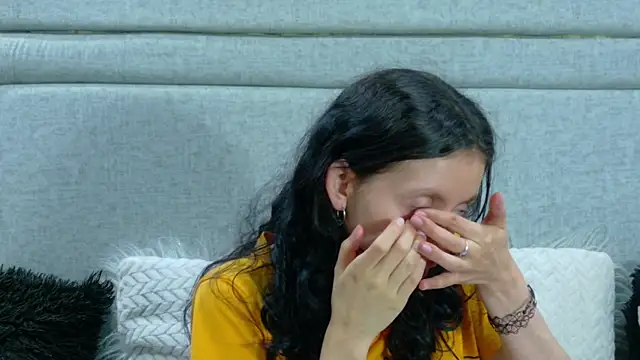 Naomimolie online show from April 2026 12:40:01 PM