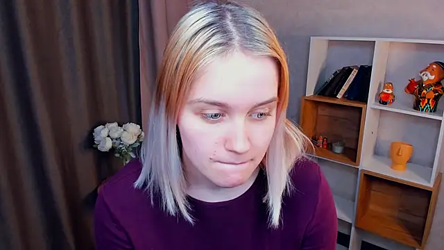 Snapshot of AveIinaStromain chatting on March 2026 11:05:02 AM AveIinaStromain online show from March 2026 11:05:02 AM