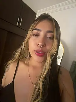 ManuelaVeeleez online show from April 2026 06:11:01 AM