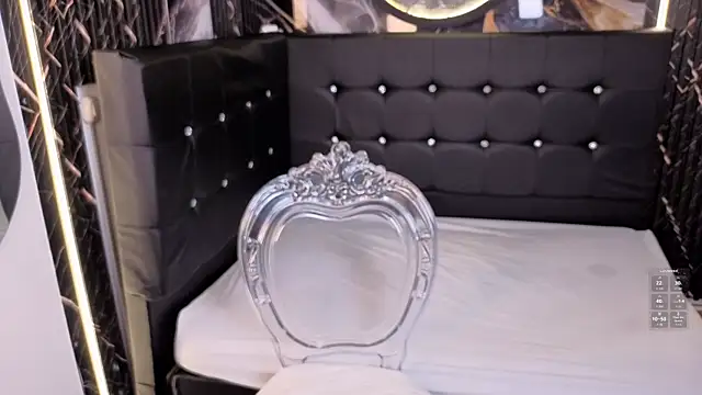 ManuelaVeeleez online show from June 2026 03:44:01 AM