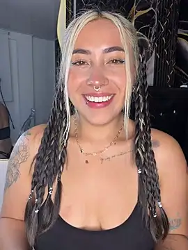 ManuelaVeeleez online show from June 2026 06:29:02 AM