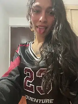 SweetCherry   online show from May 2026 09:56:02 PM