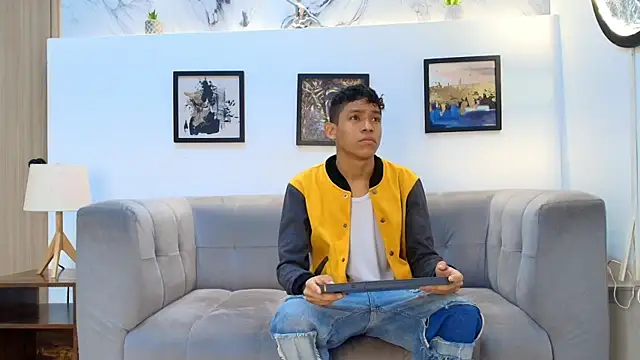 SKINNY BOYXXX online show from April 2026 07:13:02 AM