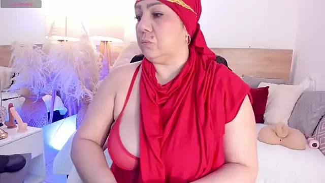 Snapshot of _Azahaaraa_ chatting on July 2026 07:45:01 PM Azahaaraa online show from July 2026 07:45:01 PM