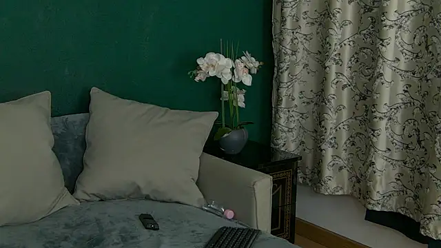 Snapshot of SkinnyNatty chatting on May 2026 03:55:02 AM SkinnyNatty online show from May 2026 03:55:02 AM