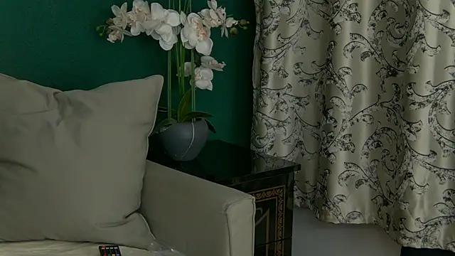 Snapshot of SkinnyNatty chatting on May 2026 03:55:02 AM SkinnyNatty online show from May 2026 03:55:02 AM
