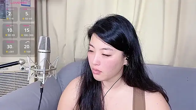 Tavie1744 online show from April 2026 11:43:01 PM