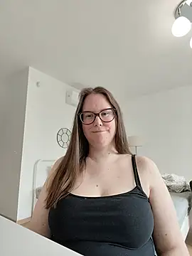 CelineThompson online show from May 2026 02:16:01 PM