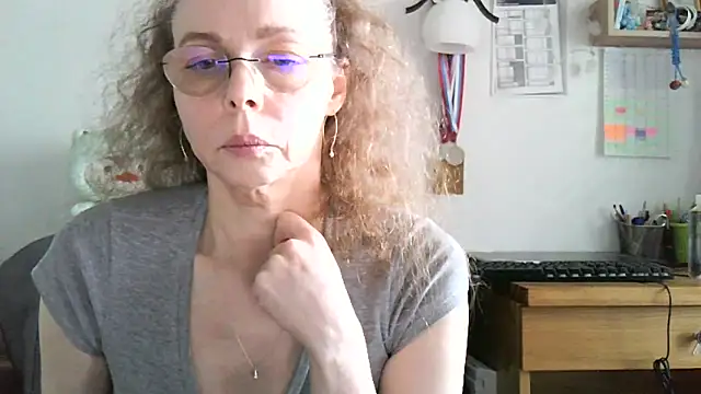 Helly nana online show from March 2026 02:31:01 PM