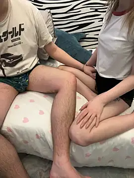 Edgar kisss online show from March 2026 03:48:01 PM