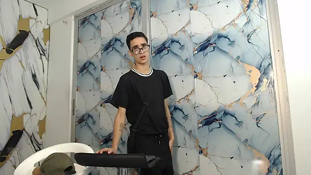 SKYN MAN online show from April 2026 07:29:01 AM