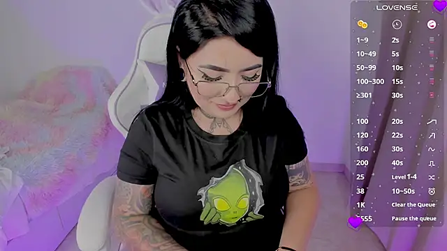 Snapshot of heeyy_kitty chatting on May 2026 09:13:01 PM heeyy kitty online show from May 2026 09:13:01 PM
