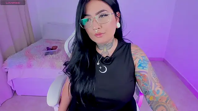 heeyy kitty online show from August 2026 05:56:01 PM