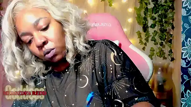 Snapshot of Goddess_MercedesRedd chatting on June 2026 04:09:02 PM Goddess MercedesRedd online show from June 2026 04:09:02 PM