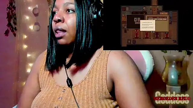 Snapshot of Goddess_MercedesRedd chatting on June 2026 02:08:01 PM Goddess MercedesRedd online show from June 2026 02:08:01 PM