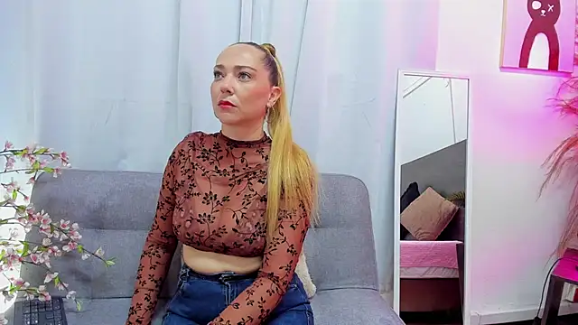 KahiaSmith online show from July 2026 12:36:02 PM