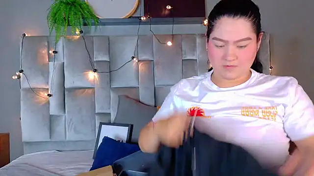 AmatistaSky   online show from April 2026 09:58:01 AM