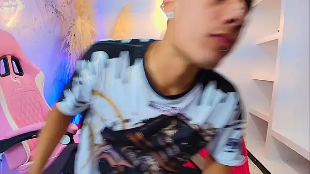 Ariatna Andy online show from March 2026 10:26:02 PM