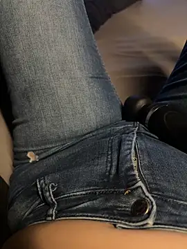 aleexii s online show from April 2026 07:58:02 PM