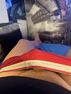 MatthewEmme2121 online show from April 2026 10:11:01 PM