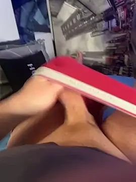 MatthewEmme2121 online show from May 2026 09:44:02 PM