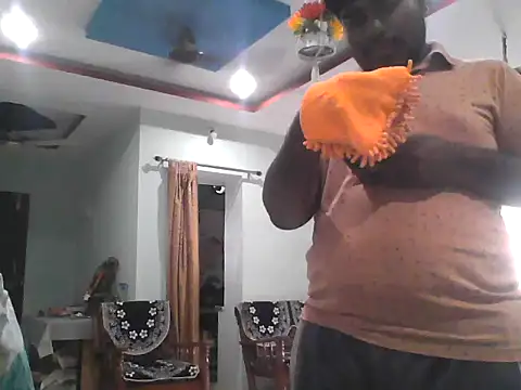 Foxboy65 online show from April 2026 02:47:02 AM