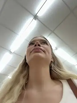 Girl Mia online show from March 2026 04:08:02 AM