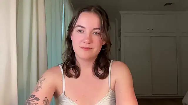 Snapshot of summerxo chatting on May 2026 02:06:02 AM summerxo online show from May 2026 02:06:02 AM