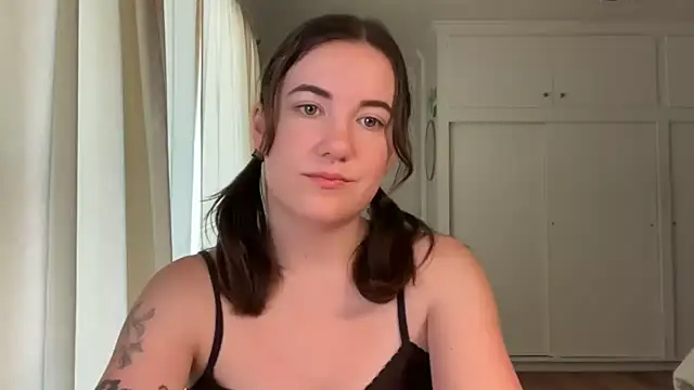 Snapshot of summerxo chatting on June 2026 05:36:02 PM summerxo online show from June 2026 05:36:02 PM