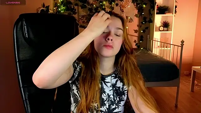 TiffanyVex online show from April 2026 03:24:02 PM